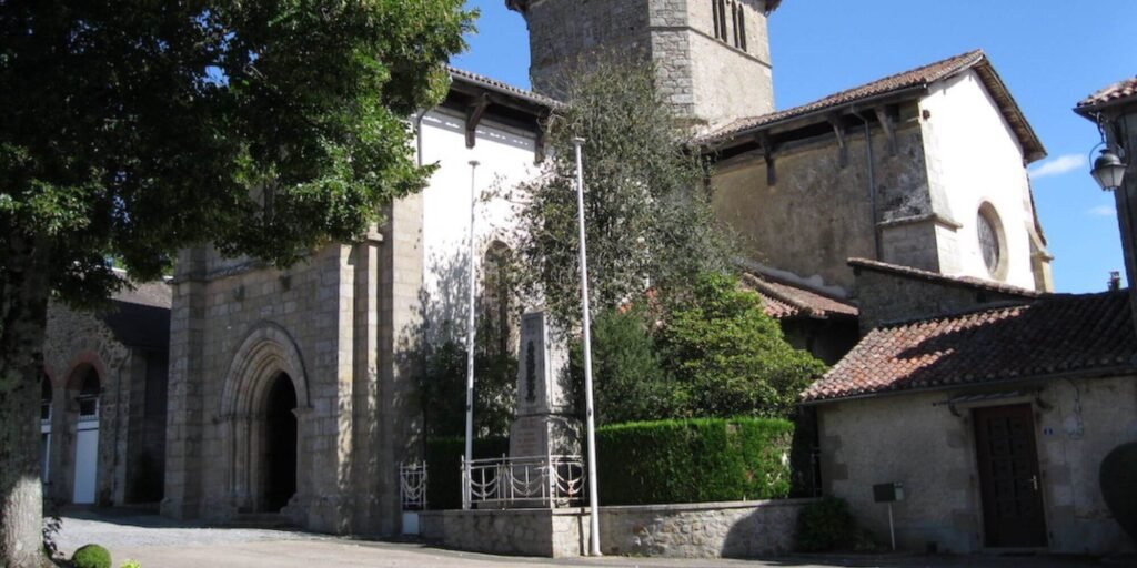 Place principale de Beaune-les-mines